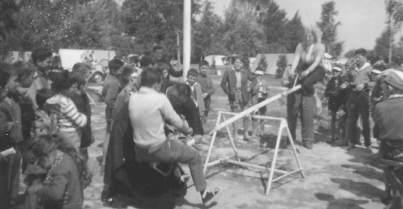 Alain Maquin aux commandes et le Pre Langeron  la manoeuvre devant une foule bahie !