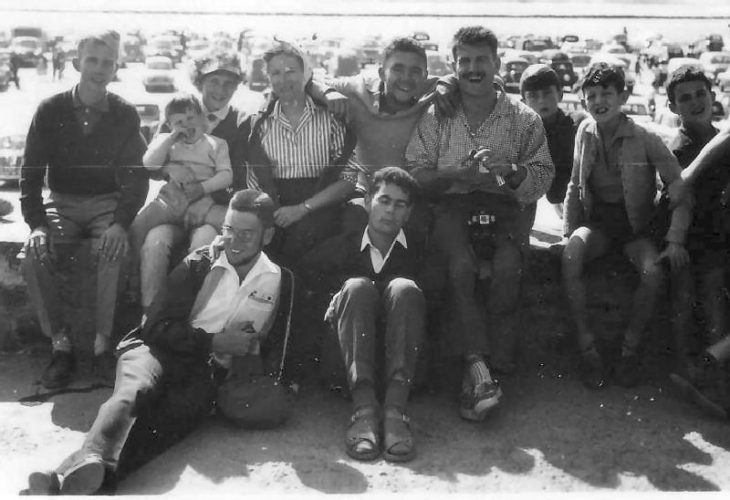 j.P. Delhomme - Mme Debondant et Philippe (ou Eric) - Mme Maquin - D. Charles - J. Debondant - des colons - M. Basque - A. Clavel