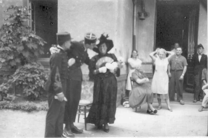 Daniel Charles (l'aide de camps) - Jean-Claude Picq (le gnral) - Colette Le Moul (Madame de Gaulle)