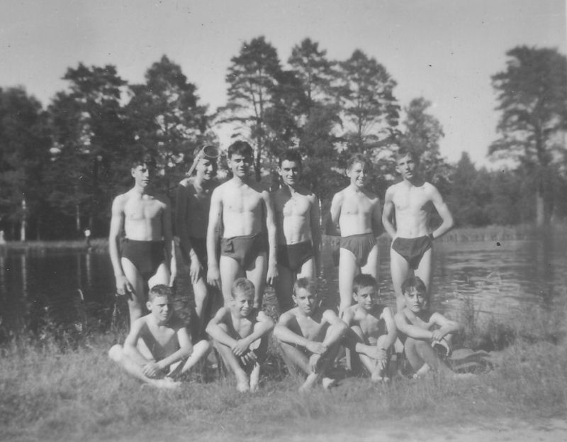 Gauche/Droite/Haut : M. Berger - B. Gu�ny - A. Clavel - J.P. Mar�chal - P. de Bonneval - J.P. Delhomme - Droite/Gauche/Bas : J.P. Mercier - Y. de Bengy - E. Melin - P. Sutterlin - J.M. Diemert  