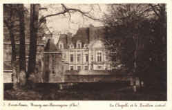 le pavillon principal vu des arbres